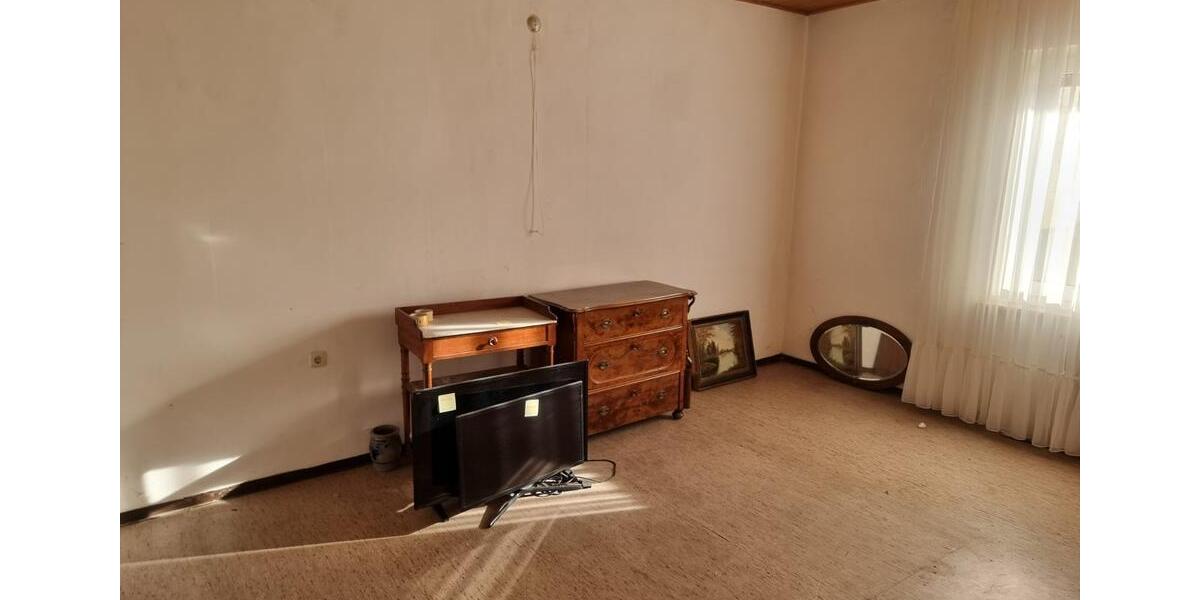 Einfamilienhaus Wetzlar Münchholzhausen - 11 Zimmer, 214 m&sup2;, 290.000&euro; | Angebot:25831549