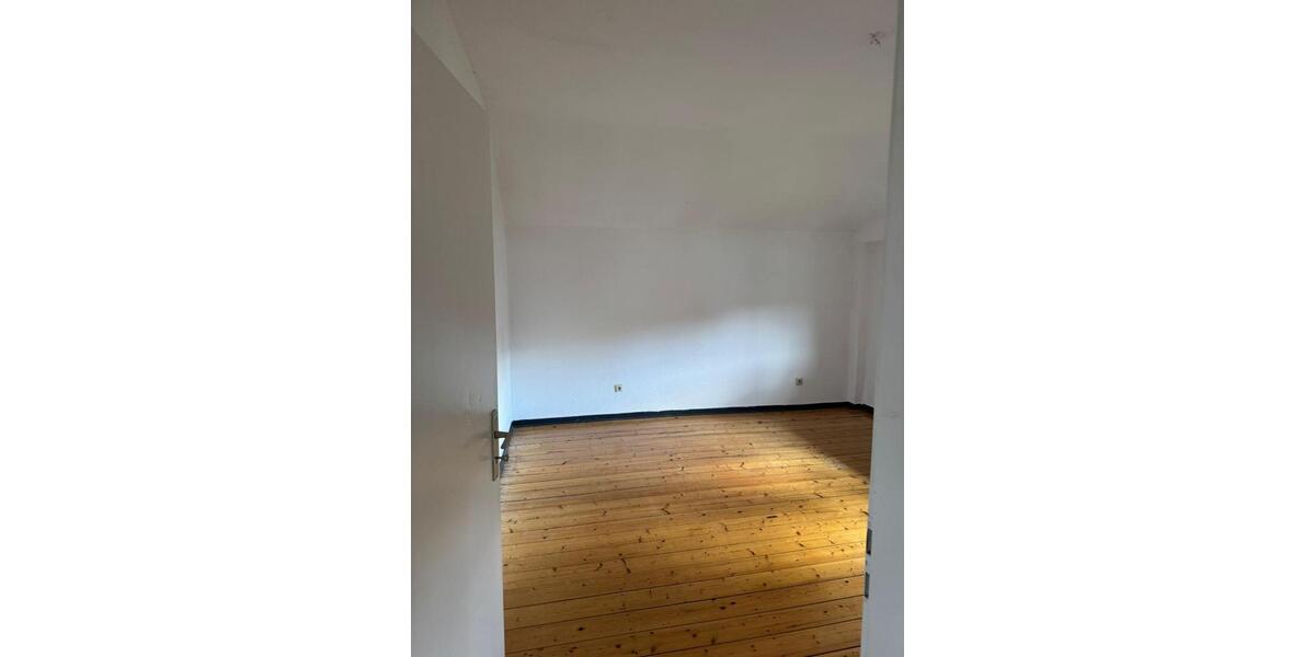 Etagenwohnung Gießen Wieseck - 3 Zimmer, 90 m&sup2;, 1.300&euro; | Angebot:26558022