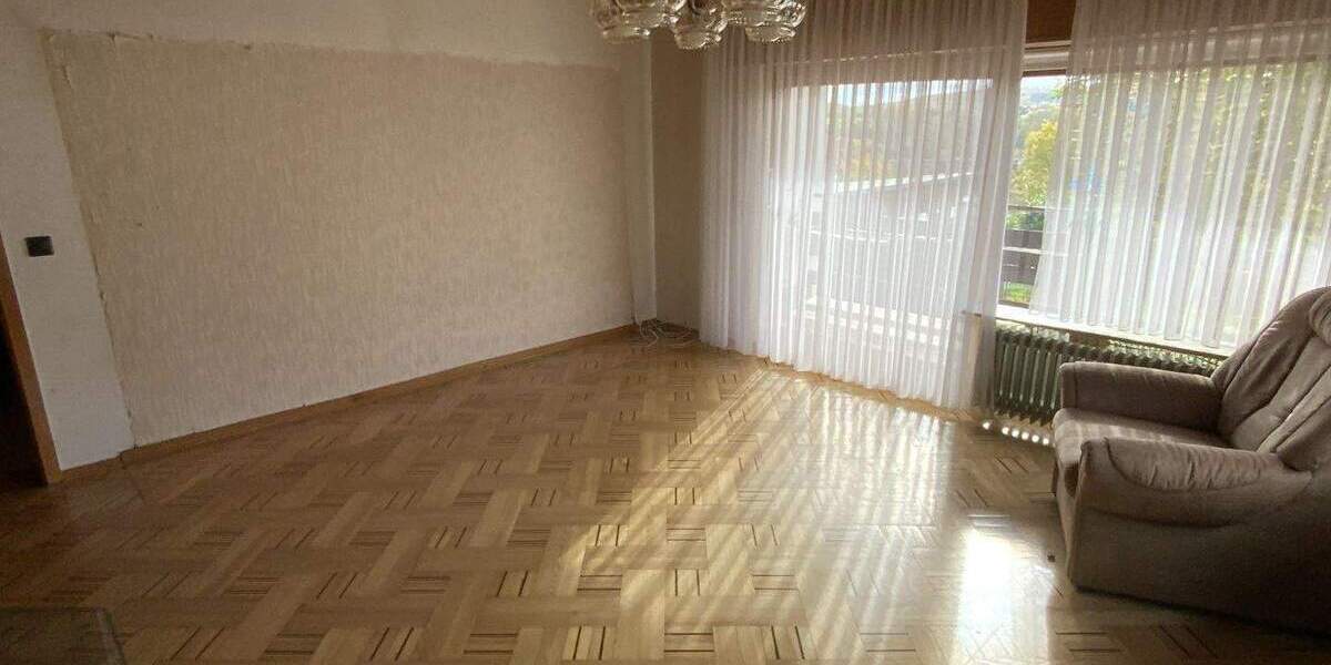 Mehrfamilienhaus, Wohnhaus Leun Stockhausen - 8 Zimmer, 185 m&sup2;, 294.000&euro; | Angebot:25674287