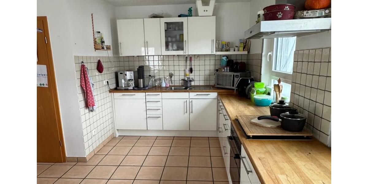 Etagenwohnung Hohenahr - 4 Zimmer, 140 m&sup2;, 1.000&euro; | Angebot:25235004