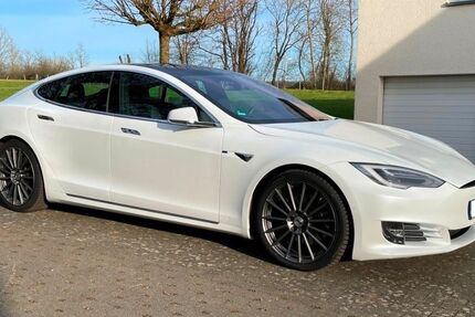 Tesla Model S 86.398 km 35.000 &euro; Grünberg 35305