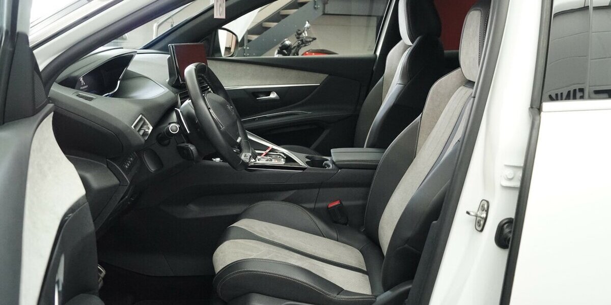 Peugeot 3008 225 GT Plug-In Hybrid LED CARPLAY LEDER 52.400 km 20.440 &euro; Lich 35423