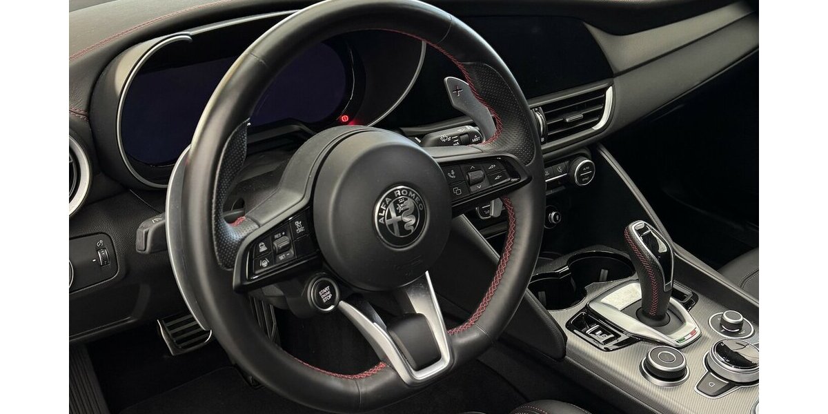 Alfa Romeo Giulia Competizione Q4 Turbo CarPlay Kamera 9.970 km 41.220 &euro; Lich 35423