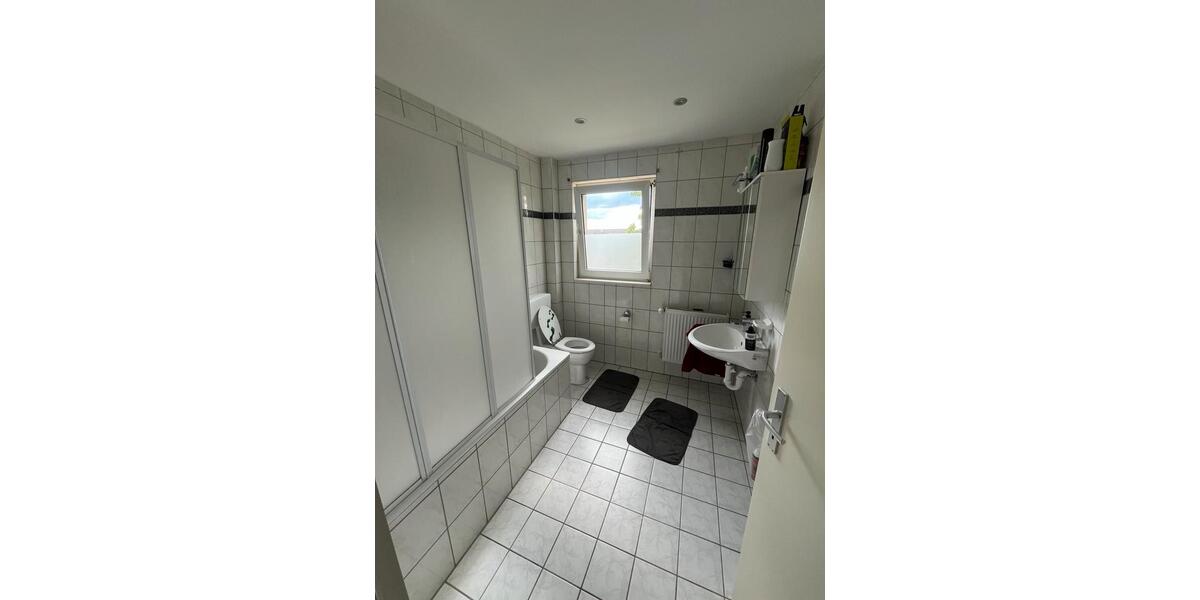 Doppelhaushälfte Butzbach - 4 Zimmer, 150 m&sup2;, 1.550&euro; | Angebot:26615671