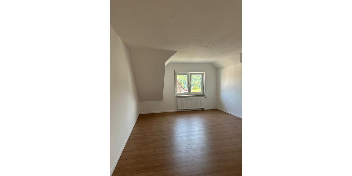 Etagenwohnung Leun - 3.5 Zimmer, 145 m&sup2;, 850&euro; | Angebot:24784324