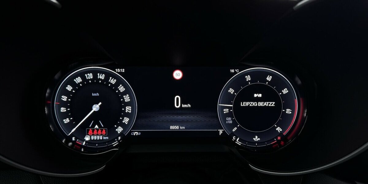 Alfa Romeo Giulia Competizione Q4 Turbo CarPlay Kamera 8.960 km 36.220 &euro; Lich 35423