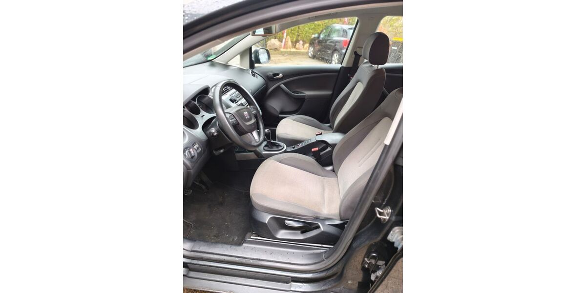 Seat Altea 288.000 km 2.800 &euro; Braunfels 35619