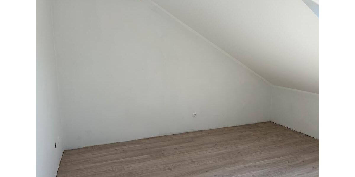 Dachgeschoßwohnung Wettenberg - 2.5 Zimmer, 80 m&sup2;, 850&euro; | Angebot:26636086