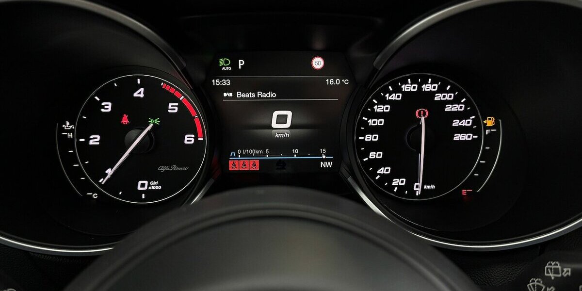 Alfa Romeo Stelvio 2.2 D Veloce Q4 1.Hand Panodach 37.600 km 35.320 &euro; Lich 35423
