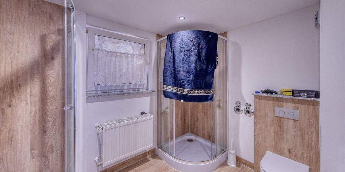 Mehrfamilienhaus, Wohnhaus Aßlar - 8 Zimmer, 186 m&sup2;, 219.000&euro; | Angebot:25697034