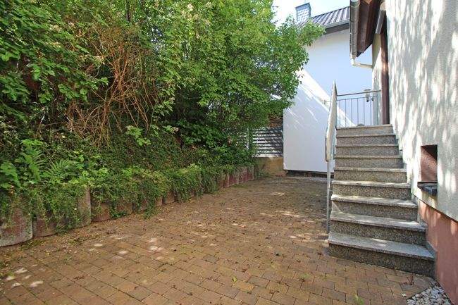 Einfamilienhaus Solms Oberndorf - 7 Zimmer, 224 m&sup2;, 400.000&euro; | Angebot:25662020