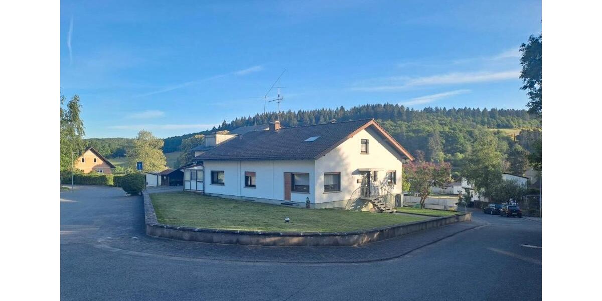 Bauernhaus, Landhaus Waldsolms - 9 Zimmer, 280 m&sup2;, 950.000&euro; | Angebot:25332828