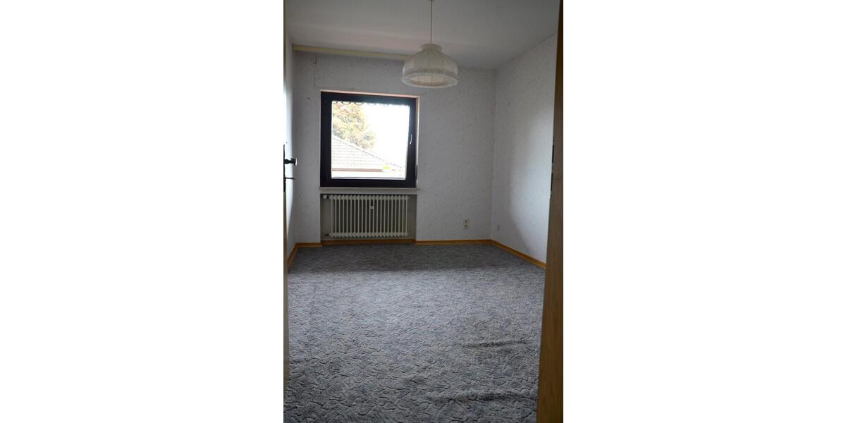 Einfamilienhaus Lahnau - 9 Zimmer, 229 m&sup2;, 490.000&euro; | Angebot:27085936
