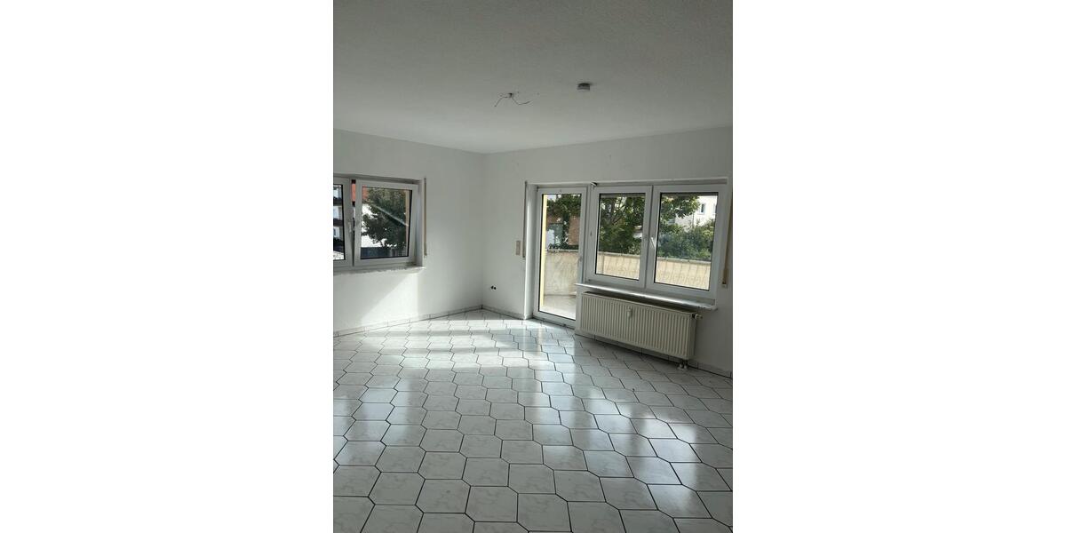 Etagenwohnung Pohlheim - 3 Zimmer, 90 m&sup2;, 850&euro; | Angebot:23704881