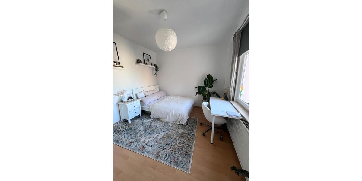 Dachgeschoßwohnung Gießen - 4 Zimmer, 70 m&sup2;, 1.200&euro; | Angebot:25868224