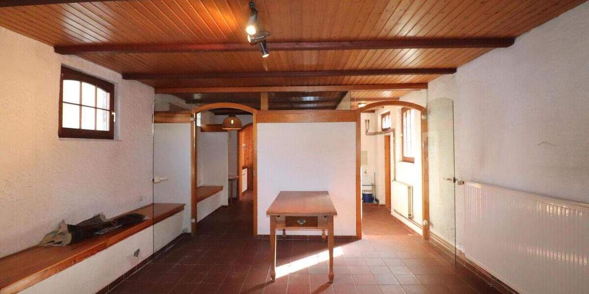 Bauernhaus, Landhaus Echzell Gettenau - 9 Zimmer, 171 m&sup2;, 350.000&euro; | Angebot:25772102