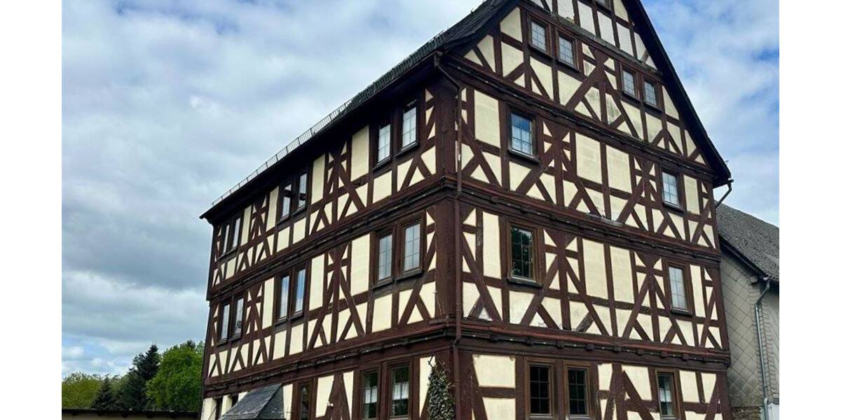 Bauernhaus, Landhaus Mittenaar Bicken - 8 Zimmer, 227 m&sup2;, 190.000&euro; | Angebot:25740426