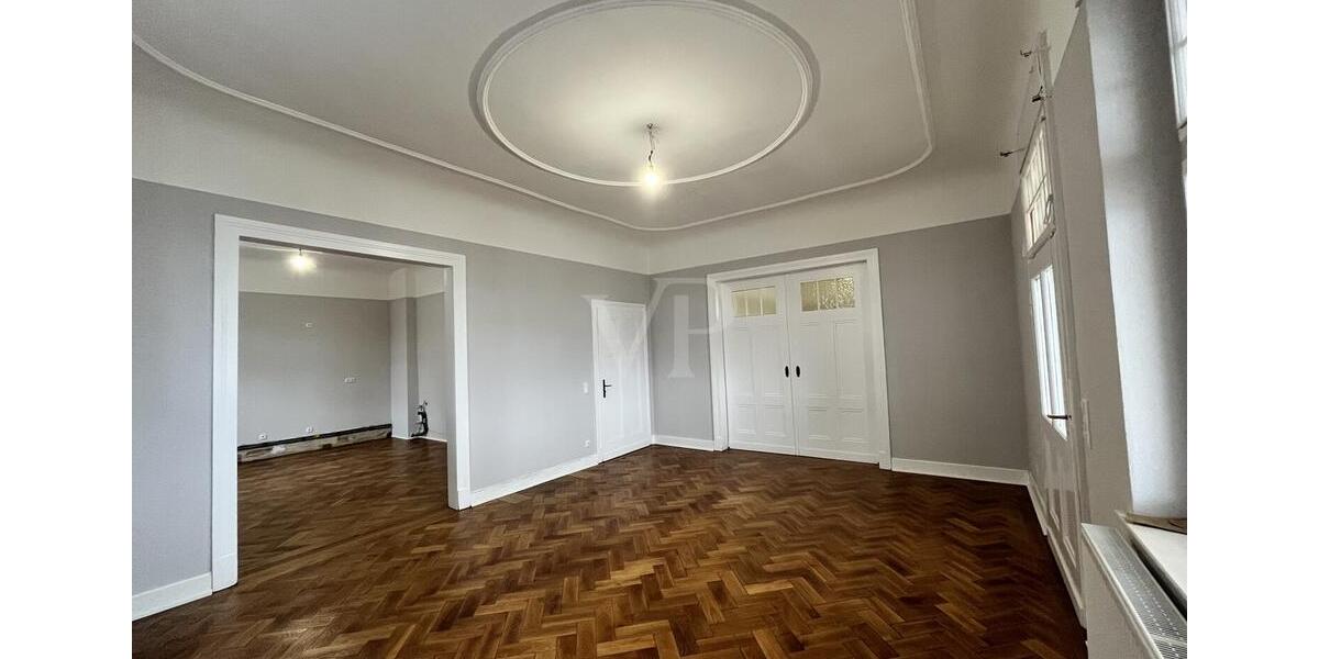 Maisonettenwohnung Marburg - 5 Zimmer, 200 m&sup2;, 3.100&euro; | Angebot:24867686