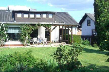 Haus Marburg-Schröck Schröck - 8 Zimmer, 180 m&sup2;, 480.000&euro; | Angebot:25823311