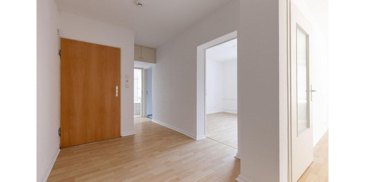 Etagenwohnung Gießen - 2 Zimmer, 65 m&sup2;, 990&euro; | Angebot:25980802