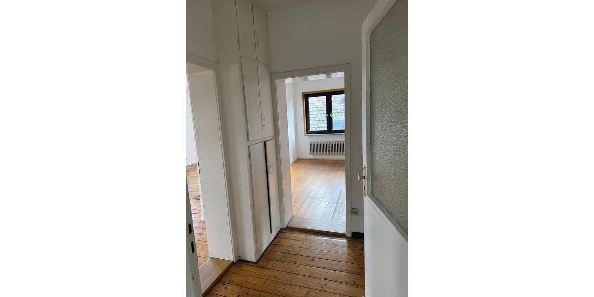 Etagenwohnung Gießen Wieseck - 3 Zimmer, 90 m&sup2;, 1.300&euro; | Angebot:26558022