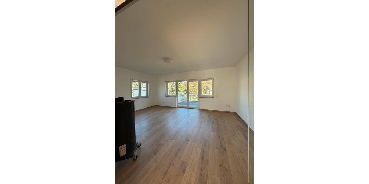 Etagenwohnung Gladenbach - 4 Zimmer, 135 m&sup2;, 1.300&euro; | Angebot:25784291