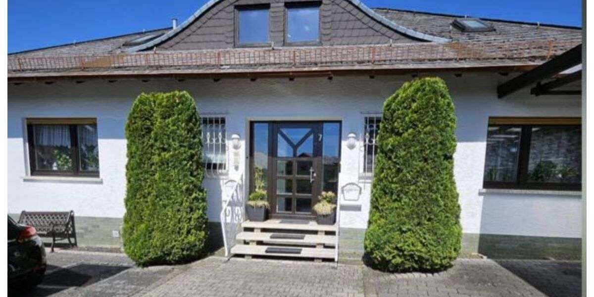 Einfamilienhaus Lollar - 9 Zimmer, 336 m&sup2;, 740.000&euro; | Angebot:23601623