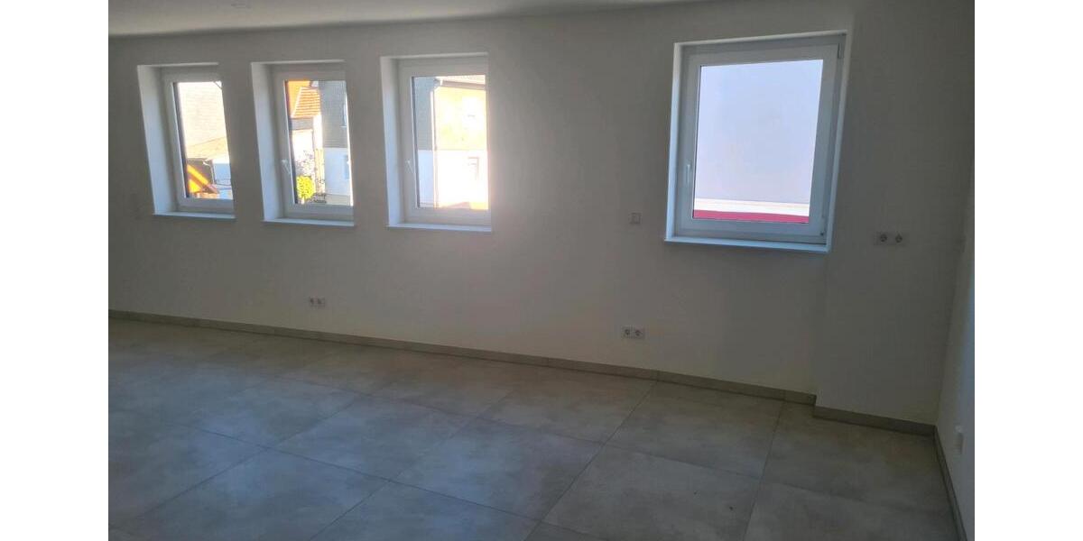 Etagenwohnung Wetzlar Naunheim - 3 Zimmer, 100 m&sup2;, 1.600&euro; | Angebot:26481562