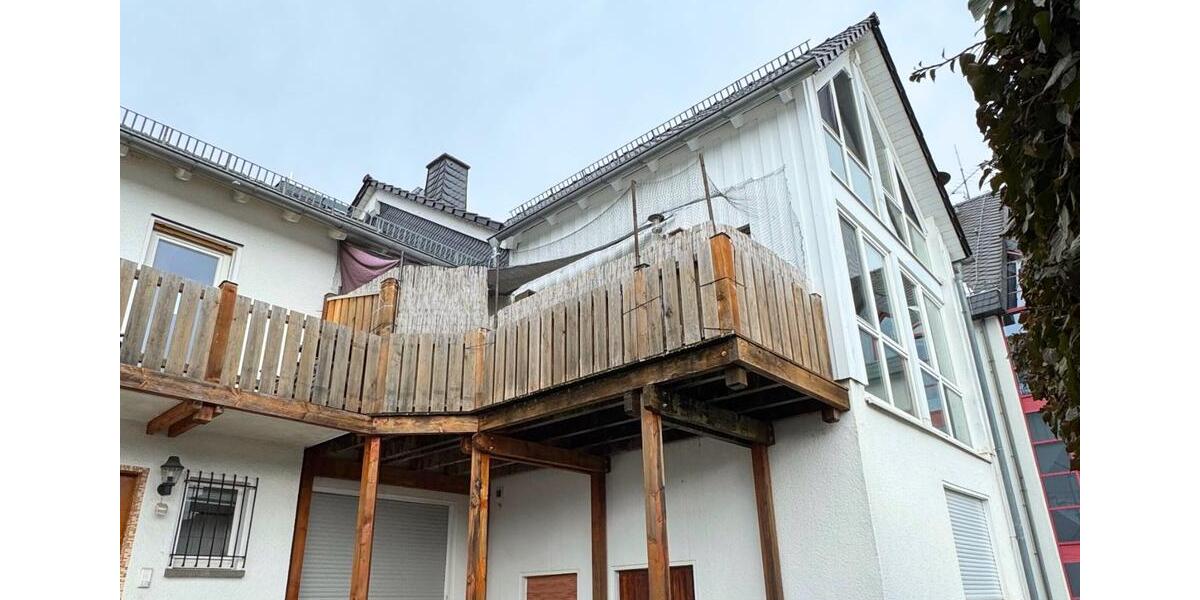 Etagenwohnung Hohenahr - 4 Zimmer, 140 m&sup2;, 1.000&euro; | Angebot:25235004