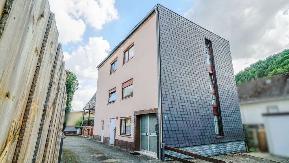 Kapitalanlage: Wohn - und Gewerbeobjekt mit 5 Einheiten in Herborn OT - Mehrfamilienhaus, Wohnhaus Herborn | Angebot:27191513