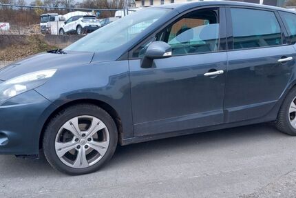 Renault Scenic 182.515 km 2.995 &euro; Herborn-Burg 35745