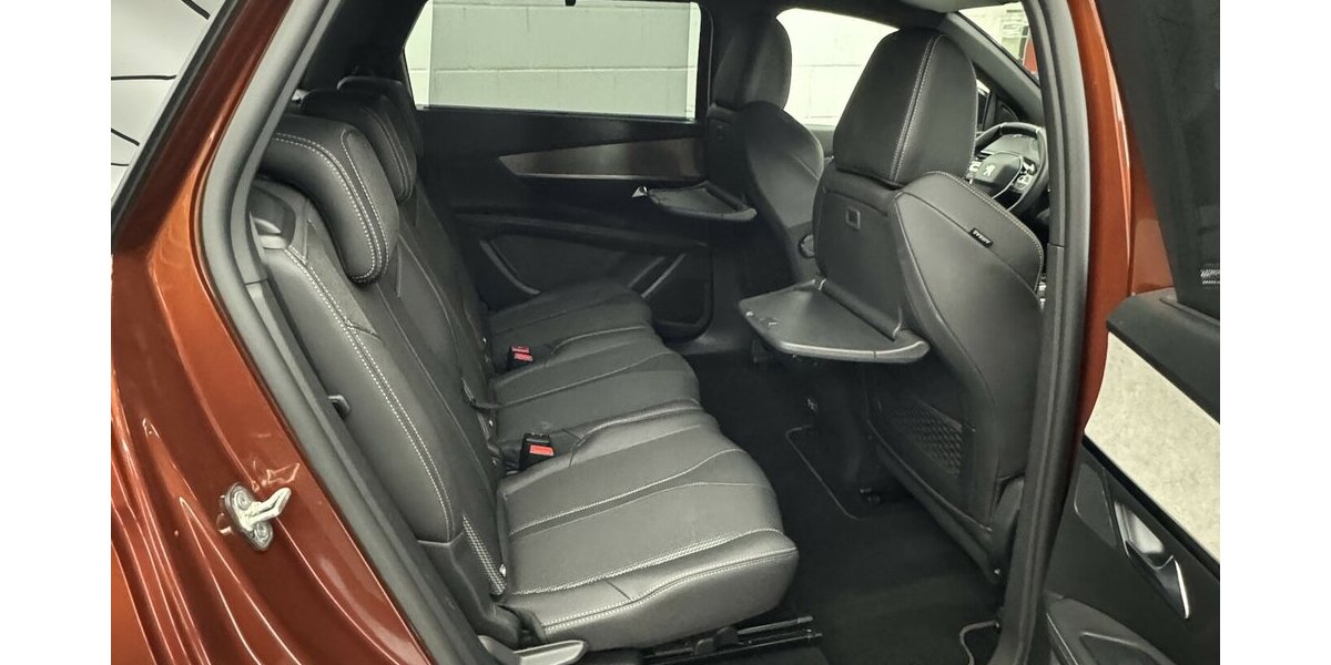 Peugeot 5008 GT 130 PT EAT 8 AHK 1.Hand 7 Sitze 13.300 km 26.620 &euro; Lich 35423