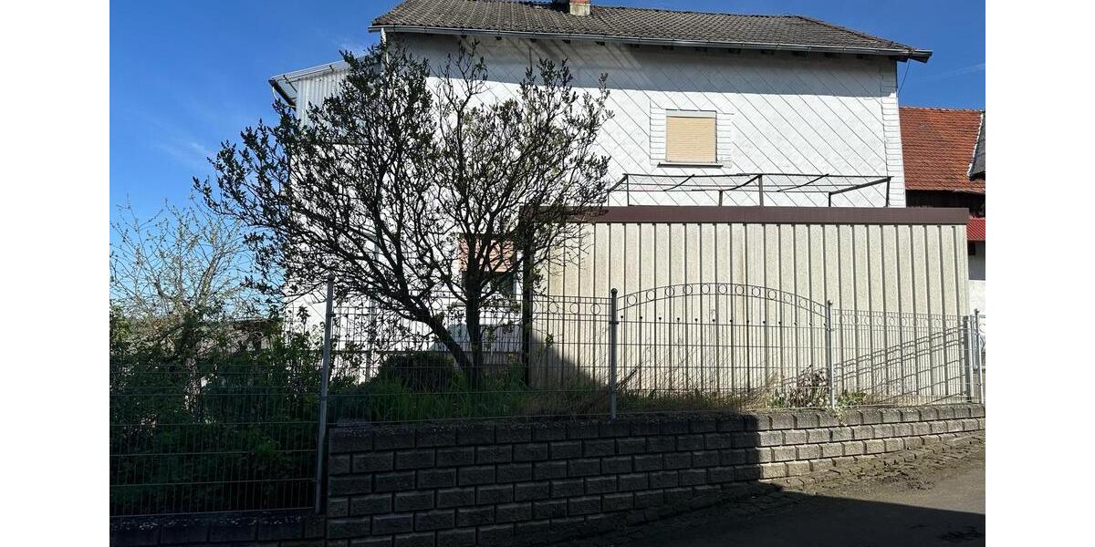 Bauernhaus, Landhaus Grünberg - 10 Zimmer, 260 m&sup2;, 285.000&euro; | Angebot:26692827