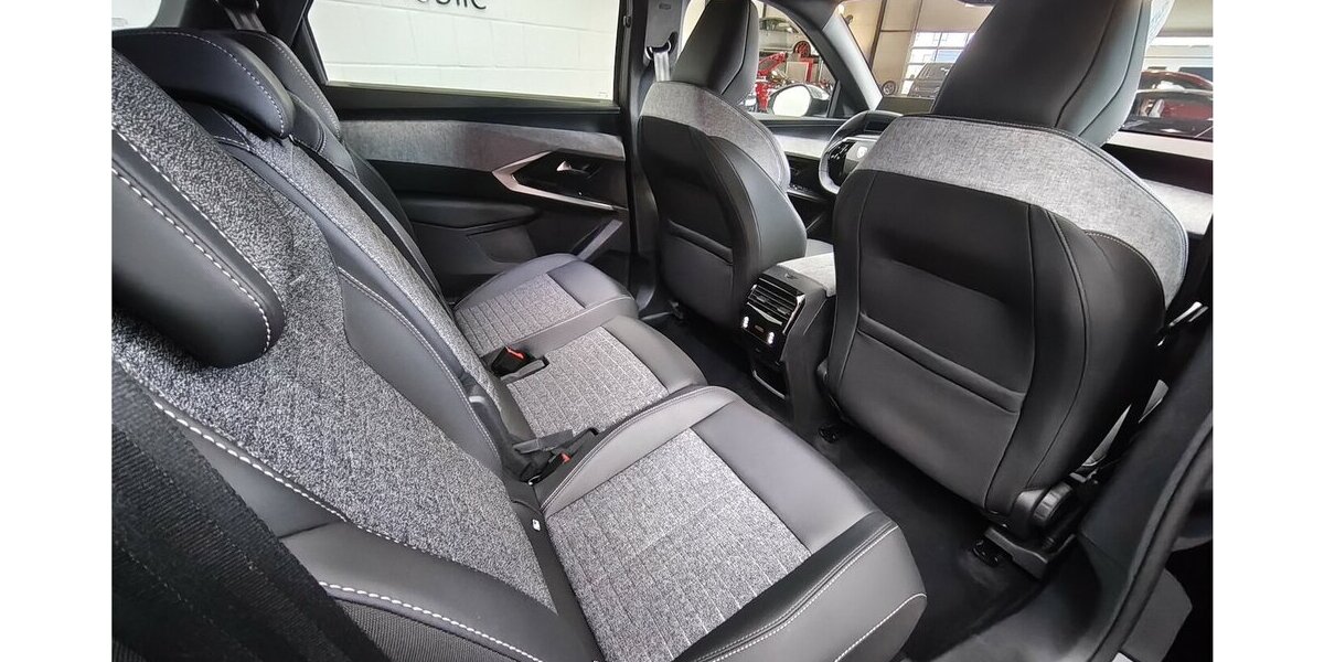 Peugeot 5008 Allure 145 E Hybrid 360° Cam 7 Sitze 43.850 km 28.630 &euro; Lich 35423