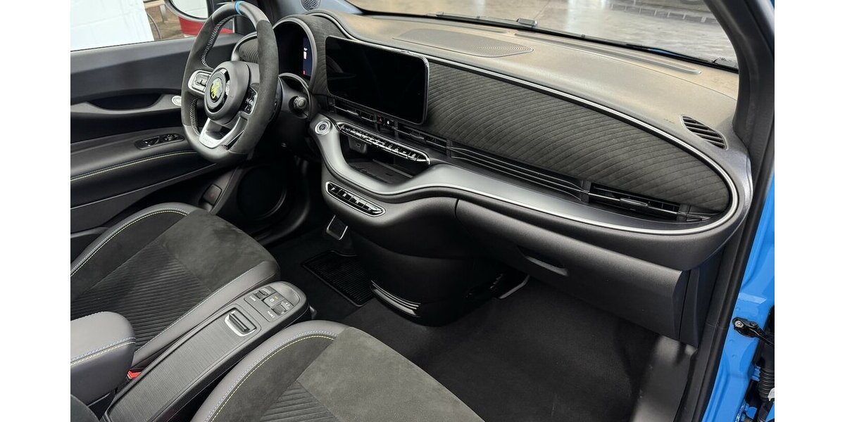 Abarth 500C -e Cabrio Scorpionissima TURISMO 42 kWh 23.700 km 26.620 &euro; Lich 35423