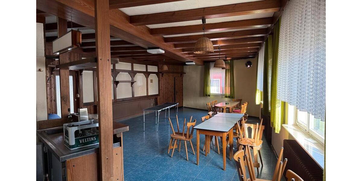 Einfamilienhaus Biebertal - 8 Zimmer, 265 m&sup2;, 820&euro; | Angebot:25641969