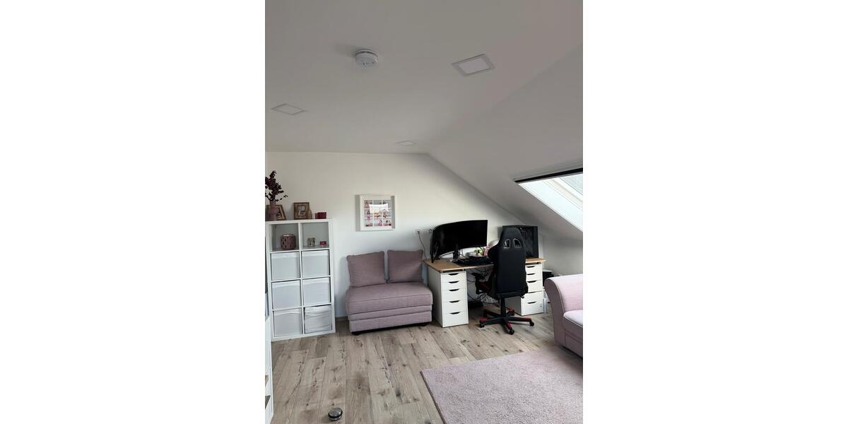 Dachgeschoßwohnung Solms - 3 Zimmer, 79 m&sup2;, 200.000&euro; | Angebot:27204271