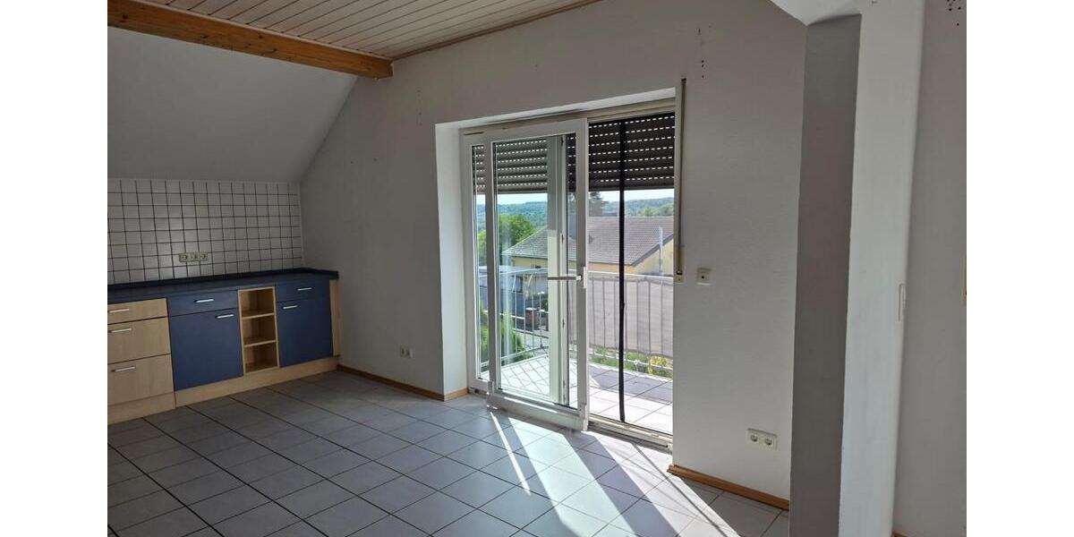 Dachgeschoßwohnung Fronhausen - 3.5 Zimmer, 105 m&sup2;, 1.150&euro; | Angebot:25871868