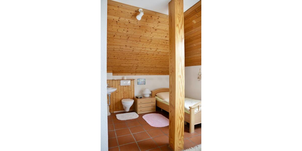 Einfamilienhaus Sinn - 8 Zimmer, 232 m&sup2;, 460.000&euro; | Angebot:23583153