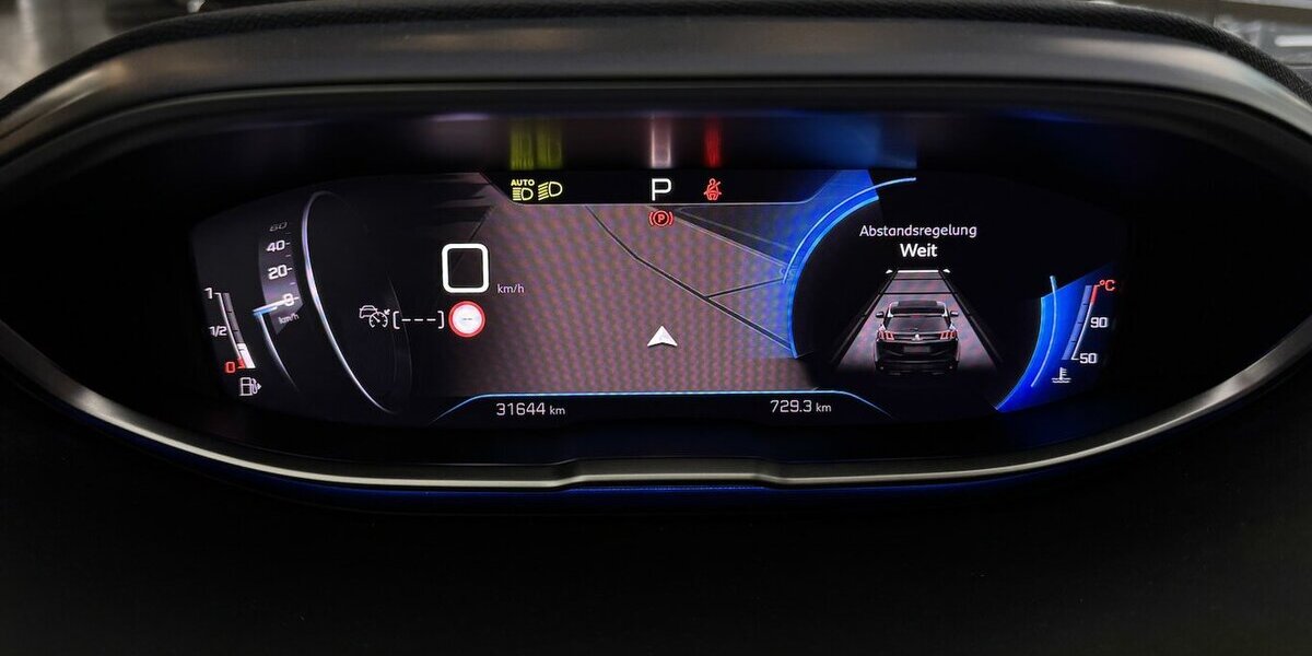 Peugeot 5008 GT 180 Blue HDi EAT8 1.Hand Nachtsicht 31.700 km 33.385 &euro; Lich 35423