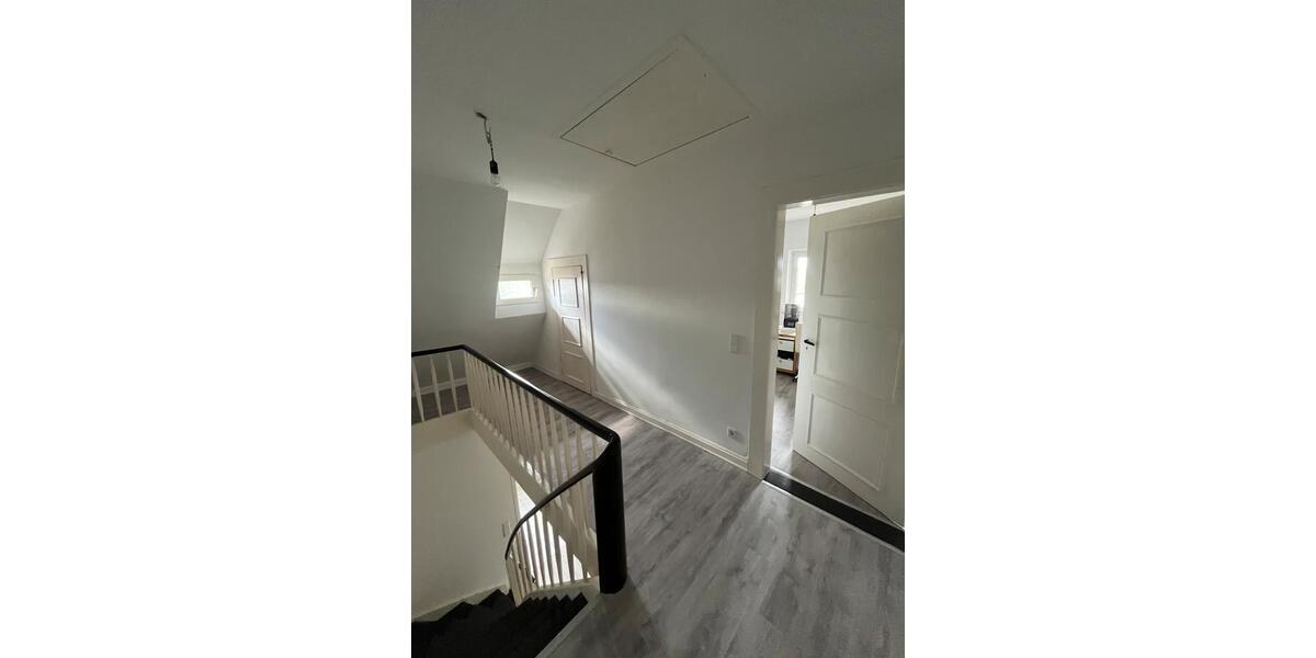 Doppelhaushälfte Butzbach - 4 Zimmer, 150 m&sup2;, 1.550&euro; | Angebot:26615671