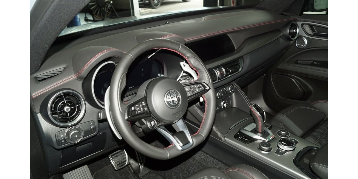 Alfa Romeo Stelvio 2.2 D Competizione Q4 ALLRAD LEDER AHK 45.000 km 38.888 &euro; Lich 35423