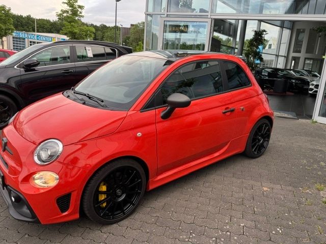 Abarth 695 31.000 km 28.990 &euro; Giessen 35394