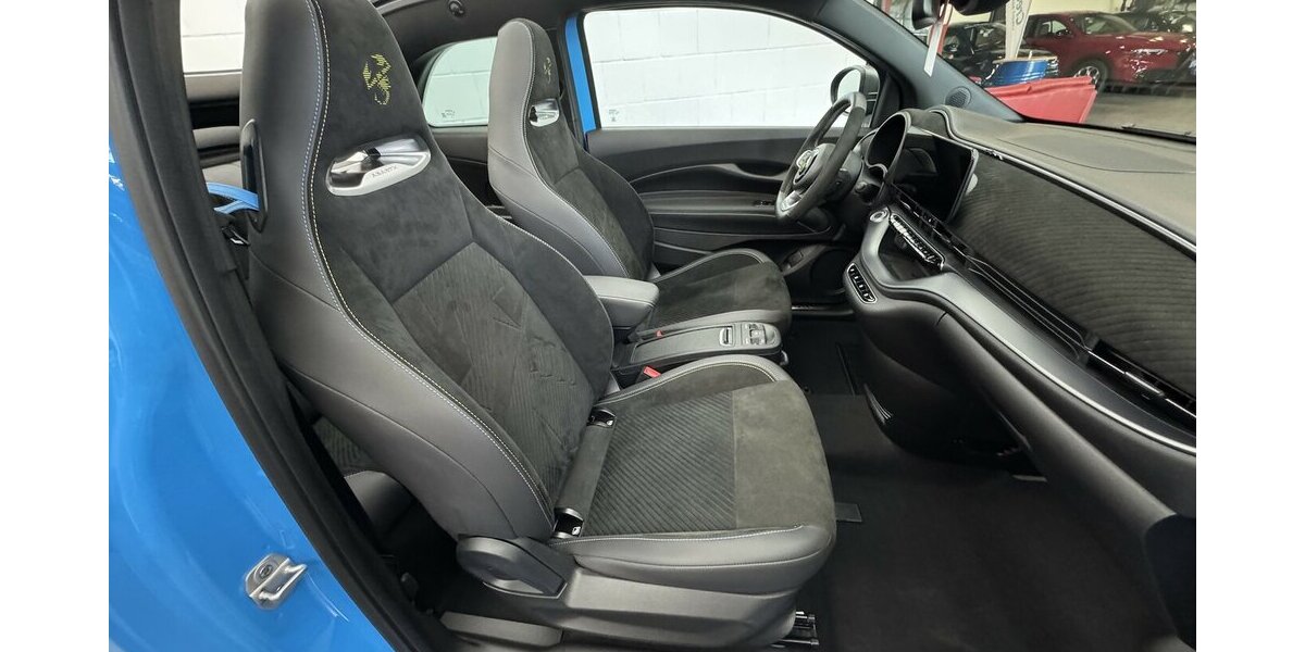 Abarth 500C -e Cabrio Scorpionissima TURISMO 42 kWh 23.700 km 26.620 &euro; Lich 35423