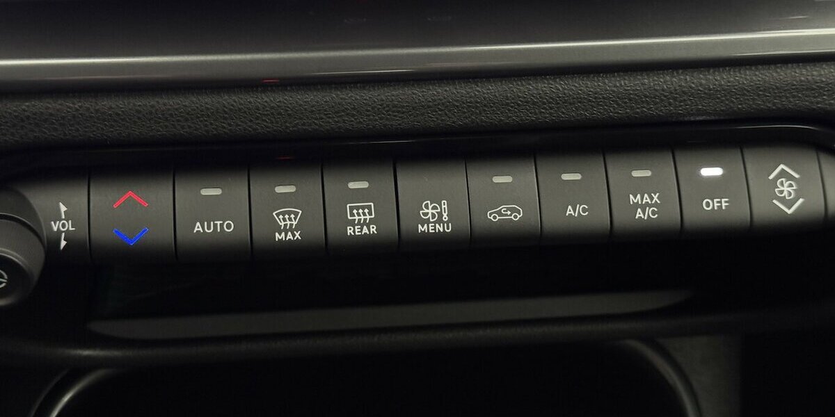 Fiat 600E Red 54 KWh 1.Hand Full LED Carplay 14.500 km 21.880 &euro; Lich 35423