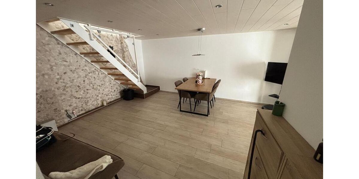 Etagenwohnung Biebertal - 6 Zimmer, 140 m&sup2;, 1.450&euro; | Angebot:25941698