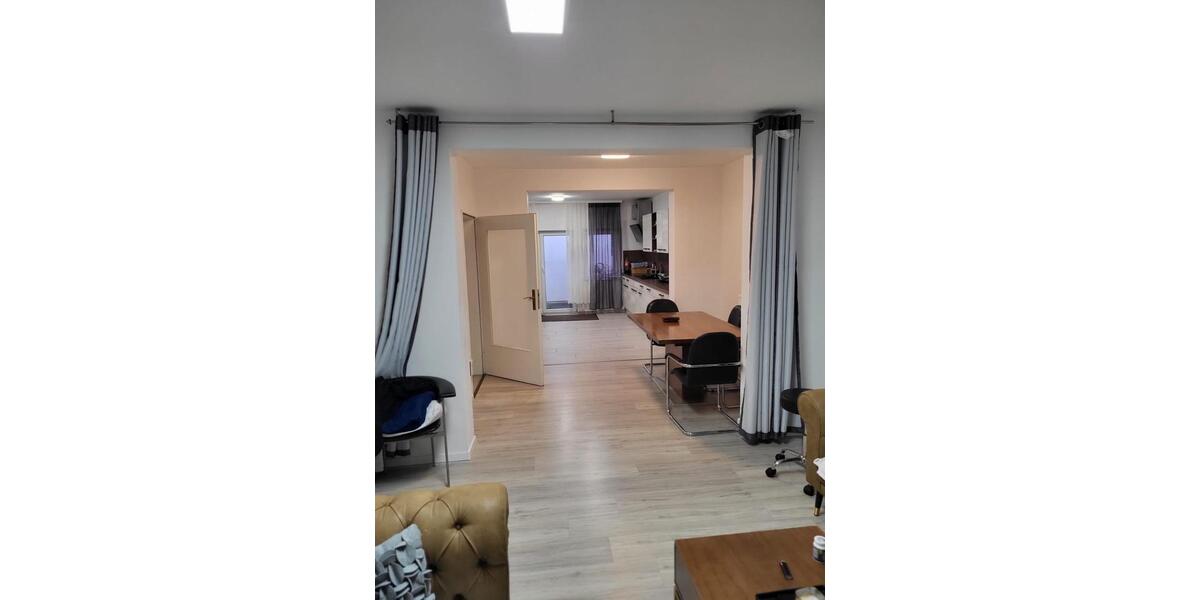 Erdgeschoßwohnung Reiskirchen - 3.5 Zimmer, 125 m&sup2;, 1.450&euro; | Angebot:25792489