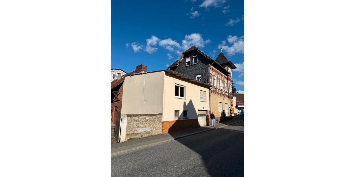 Einfamilienhaus Biebertal - 8 Zimmer, 265 m&sup2;, 820&euro; | Angebot:25641969