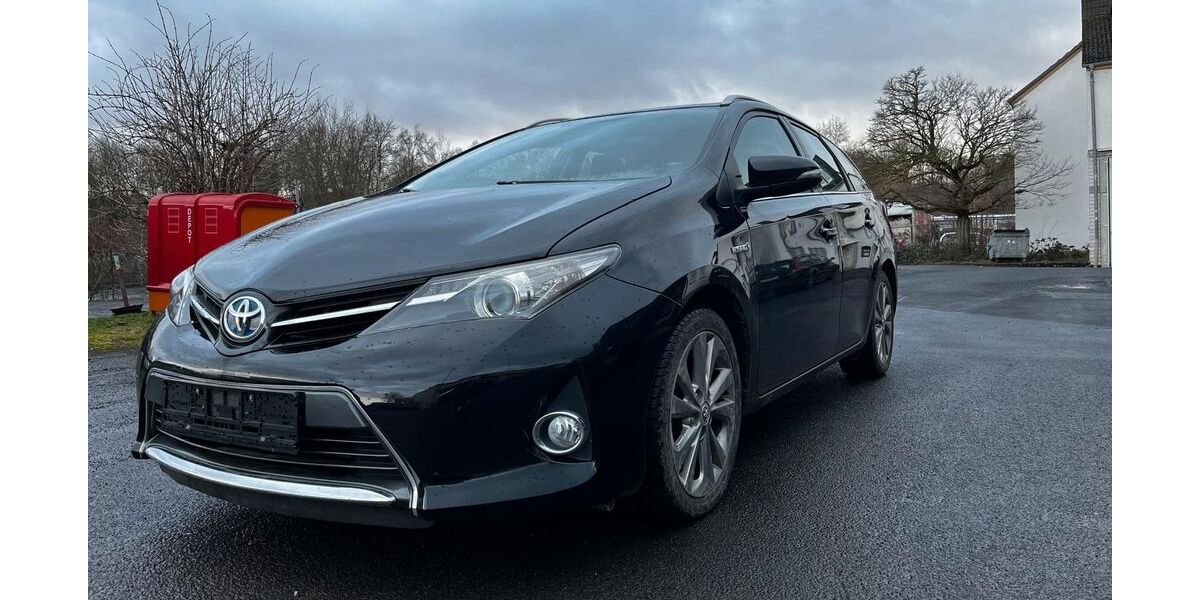 Toyota Auris 141.549 km 9.500 &euro; Gießen 35396