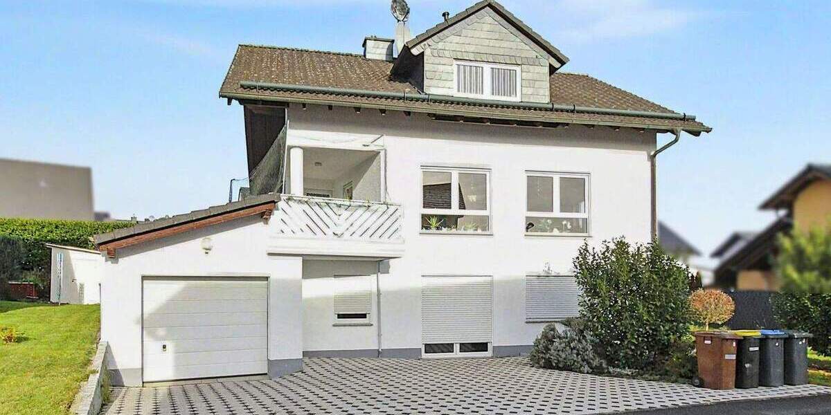 Einfamilienhaus Sinn Fleisbach - 9 Zimmer, 449.000&euro; | Angebot:25681477